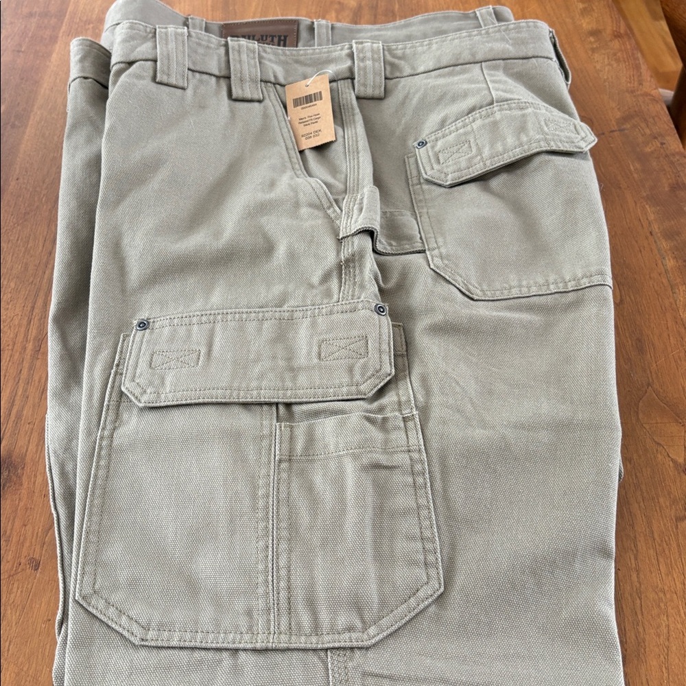 Duluth Trading Co Men's Khaki Cargo Pants - Picture 5 of 5